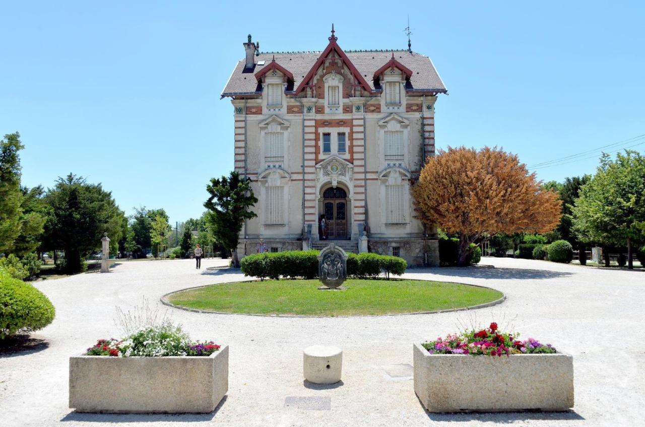 Le Petit Studio - 15 m2 - Centre Ville - Sorgue à 50 m LʼIsle-sur-la-Sorgue Exterior foto